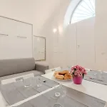 Cozy Rhome *